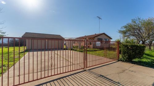 8965 Marcella Ave, Gilroy, CA 95020-9732