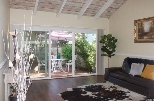 24 Redwood Tree Ln, Irvine CA  92612-2226 exterior