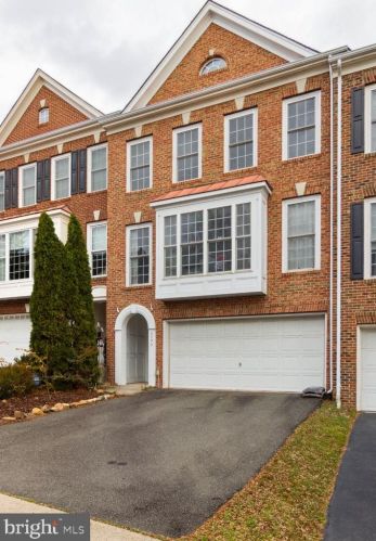 6177 Toledo Pl, Haymarket, VA 20169-3273