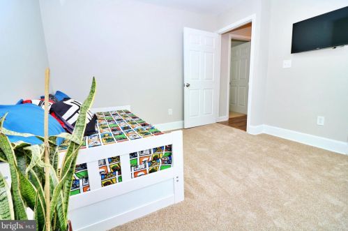 259 Revenoor Rd, Harpers Ferry WV 25425 exterior