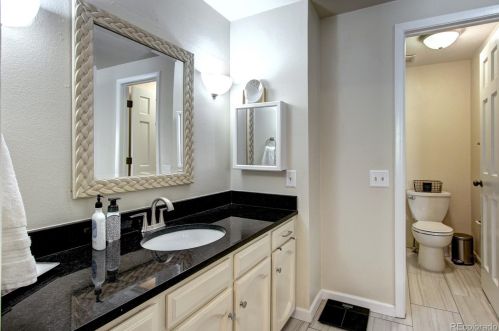 8123 Phillips Cir, Englewood CO 80112-3254 exterior