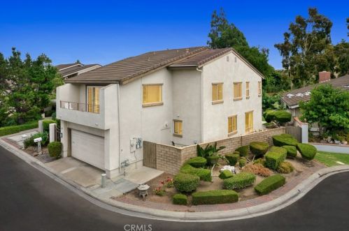 13 Holly St, Irvine, CA 92612-2806