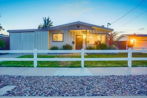 5064 Capehart St, San Diego, CA 92117-1110