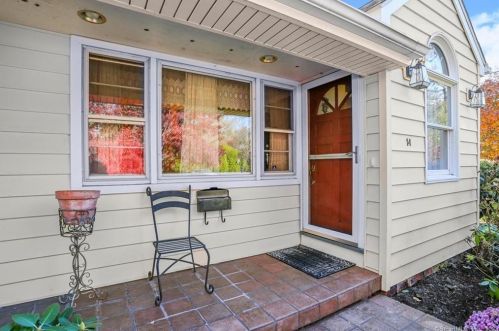 14 Jackson Dr, Norwalk, CT 06851-5131