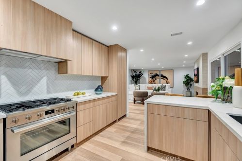 5892 Bellfield Ln, Huntington Beach CA  92648-1041 exterior