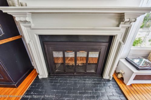 85 Swimming Riv Rd, Tinton Falls NJ 07724-2846 exterior