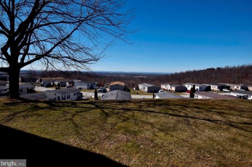 50 Raptor Dr, Hanover PA 17331-8158 exterior