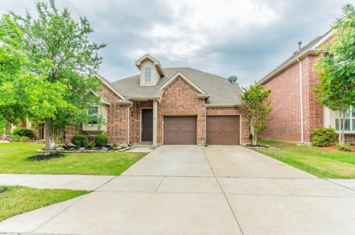 6832 Swallow Ln, Fort Worth, TX 76182-5206