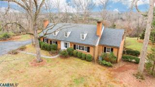 2212 Croydon Rd, Charlottesville, VA 22901-7704