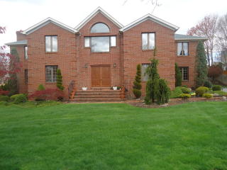 3 Vallata Pl, Edison, NJ 08820-1689