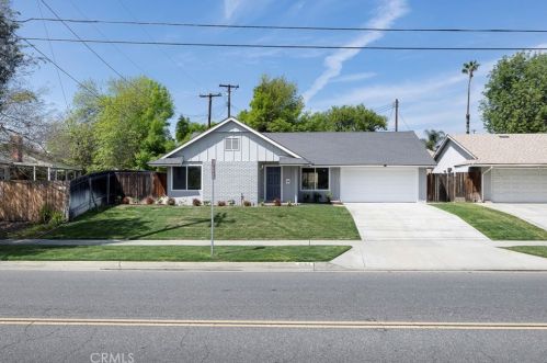 6969 Hillside Ave, Riverside CA  92504-2071 exterior
