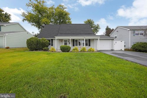 20 Hancock Ln, Willingboro, NJ 08046-1708