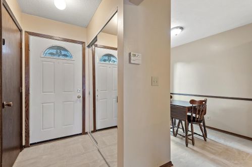 1982 Arkwright St, Saint Paul, MN 55117-2037