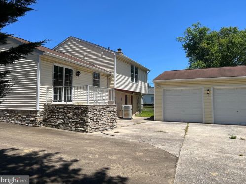 14 Sandy Spring Ln, Graceham, MD 21788-1656