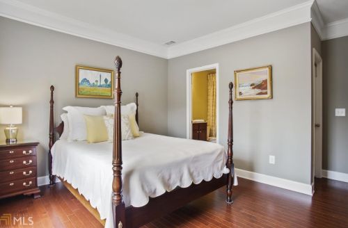 5579 High Point Ave, Atlanta GA  30342-0026 exterior