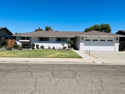 661 Ashland Ave, Turlock, CA 95382-1203