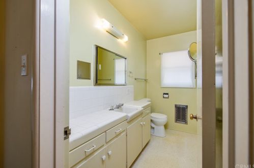 5550 Jurupa Ave, Riverside CA 92504-1252 exterior