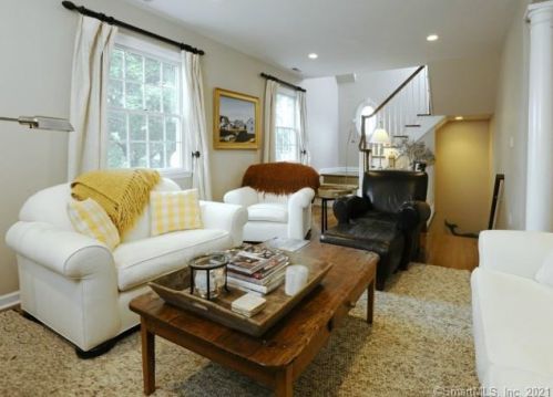 43 Connecticut Ave, Greenwich, CT 06830-5735