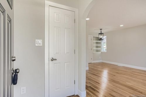 46 Xavier St, Denver CO  80219-1027 exterior