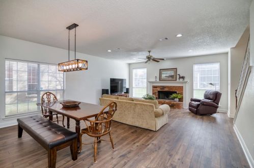 2111 Daniel Way, Carrollton TX 75006-1666 exterior