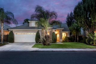 2933 Palisade Dr, Fresno, CA 93720-5465