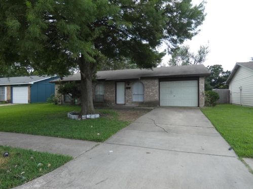 4009 Providence Dr, Garland TX  75043-2415 exterior