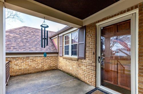 5536 Fairwood Rd, Cincinnati, OH 45239-7212