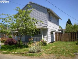 414 Harrison St, Newberg, OR 97132-2435