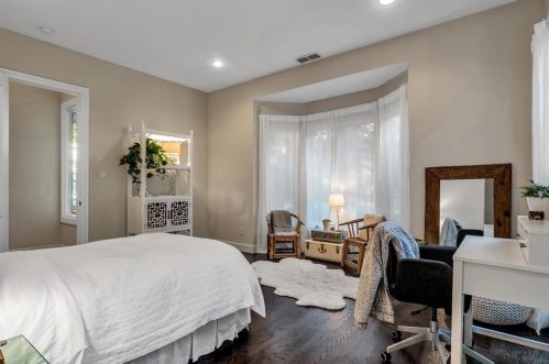 4321 Cresthaven Rd, Dallas TX  75209-3009 exterior