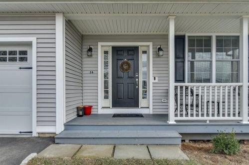 26 Woonsocket Ave, Huntington, CT 06484-5537