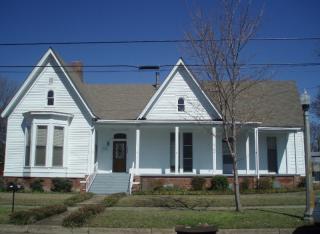 1303 College St, Columbus, MS 39701-5902