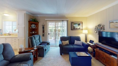18601 Newland St, Huntington Beach CA  92646-1848 exterior