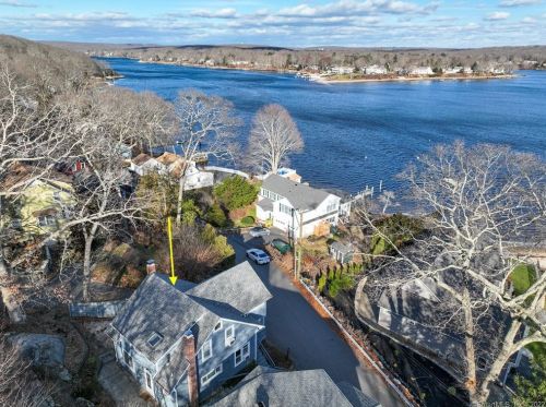 12 Ledge Rd, Niantic CT  06357-2711 exterior
