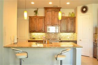 10549 Chaucer Hill Ln, Irving TX  75063-5441 exterior