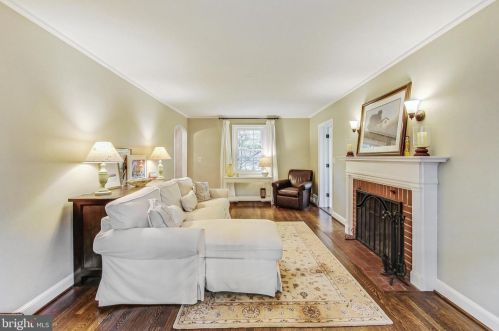 1506 Live Oak Dr, Silver Spring MD 20910-1543 exterior