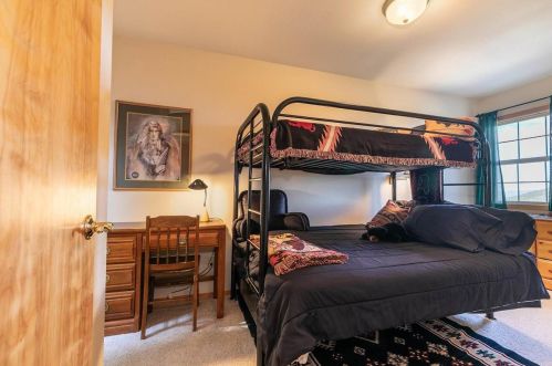 11896 Rhineland Ave, Truckee CA  96161-7070 exterior
