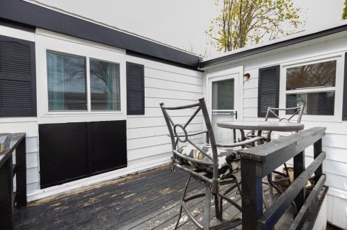 6 Oak Hill Dr, Hampstead, NH 03841-2296