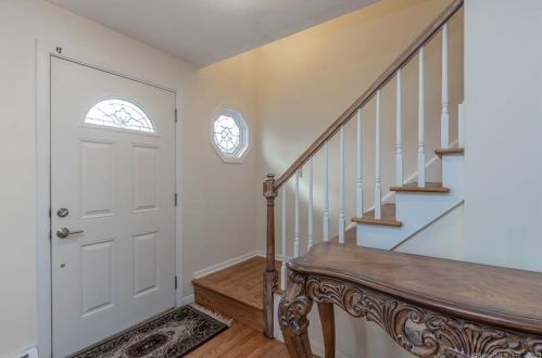 33 Camelot Dr, Upper Stepney CT  06468-2004 exterior
