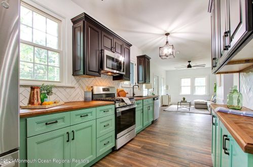 1 Kremer Ave, Tinton Falls NJ  07724-1728 exterior