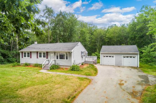 92 Mammoth Rd, Londonderry, NH 03053-3818
