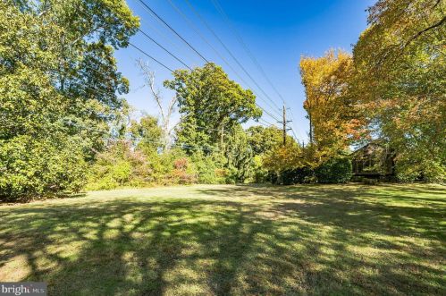 221 Elm Ave, Tavistock NJ 08033-2538 exterior