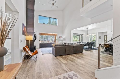 11751 Ghirard Rd, Truckee, CA 96161-2771