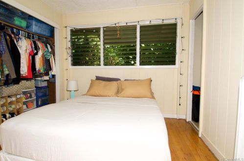 2871 Manoa Rd, Honolulu HI  96822-2120 exterior