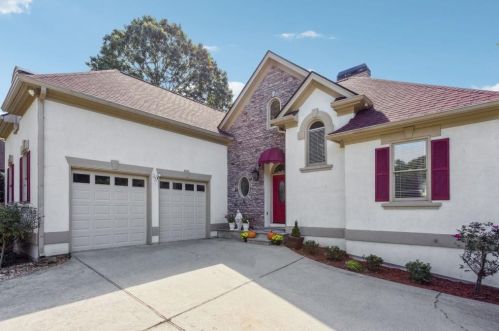 7030 Bavarian Wood Pl, Buford, GA 30518-5533