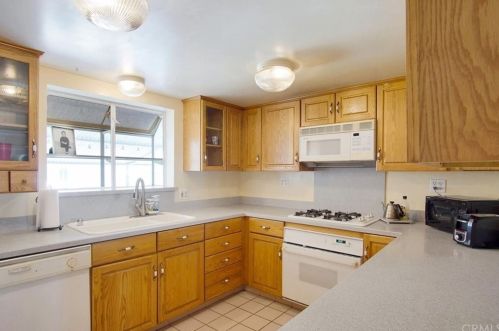 610 Lomita Ave, Glendale CA  91205-2233 exterior