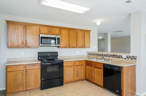 9053 Trail Blazer Dr, Fort Worth TX  76131-3117 exterior