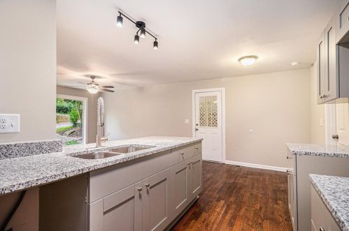 484 Fairlane Cir, Atlanta GA  30331-1508 exterior
