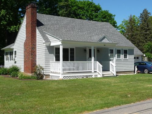 100 Dartmouth St, Laconia, NH 03246-3053