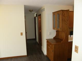 2900 Winnetka Ave, Minneapolis MN  55427-2833 exterior