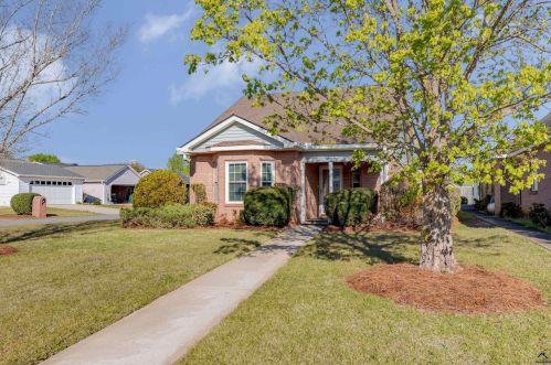 102 Williamstown Dr, Warner Robins, GA 31093-8543